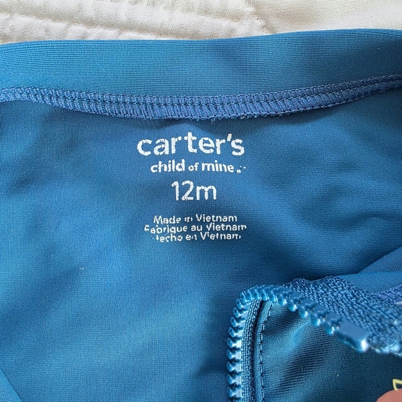 🔥5 FPR $25🔥Carter's 2 Piece Set Baby Boy Rash Guard And Swim Trunks 12M - Picture 3 of 8
